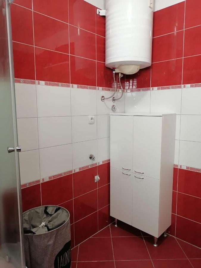 Ena Lägenhet Turanj Exteriör bild